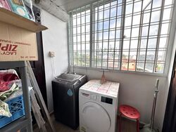 Flora Road (D17), Terrace #551933131